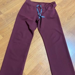 Figs scrub pants burgundy